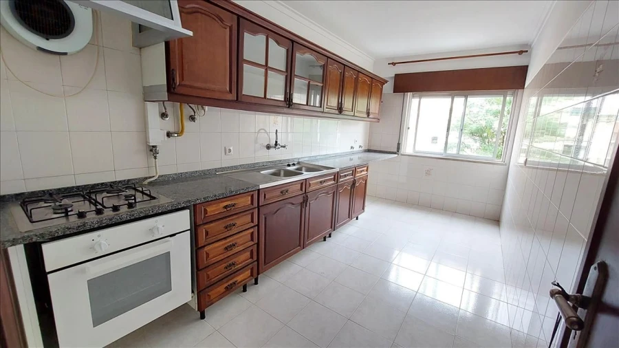 Apartamento T2 para Venda em Rio de Mouro Foto 4