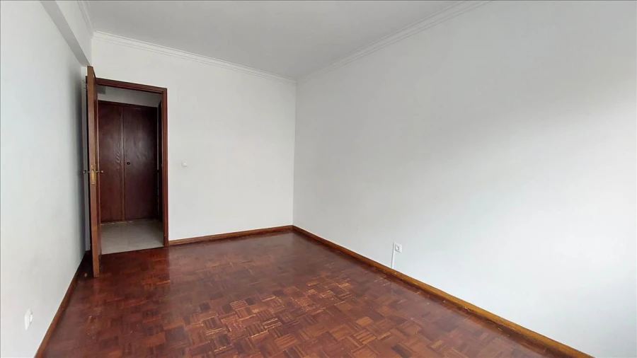 Apartamento T2 para Venda em Rio de Mouro Foto 7