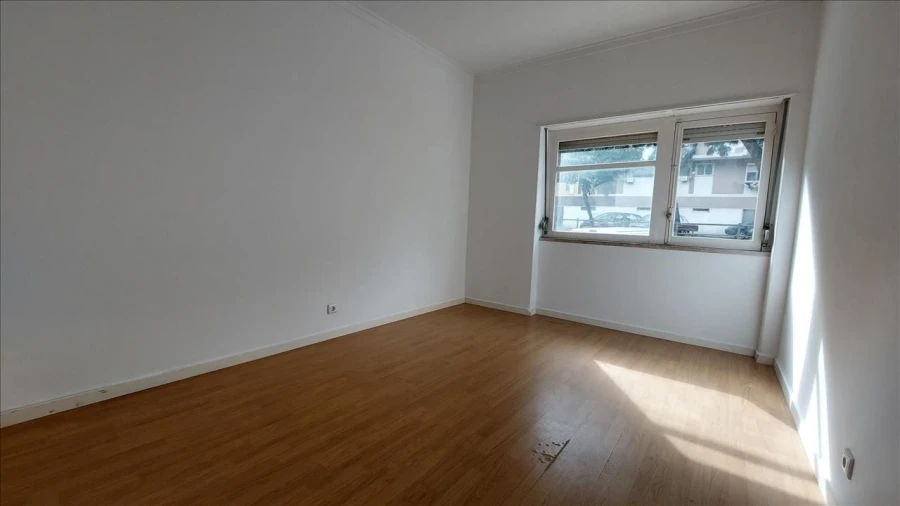 Apartamento T2 para Venda em Rio de Mouro Foto 10