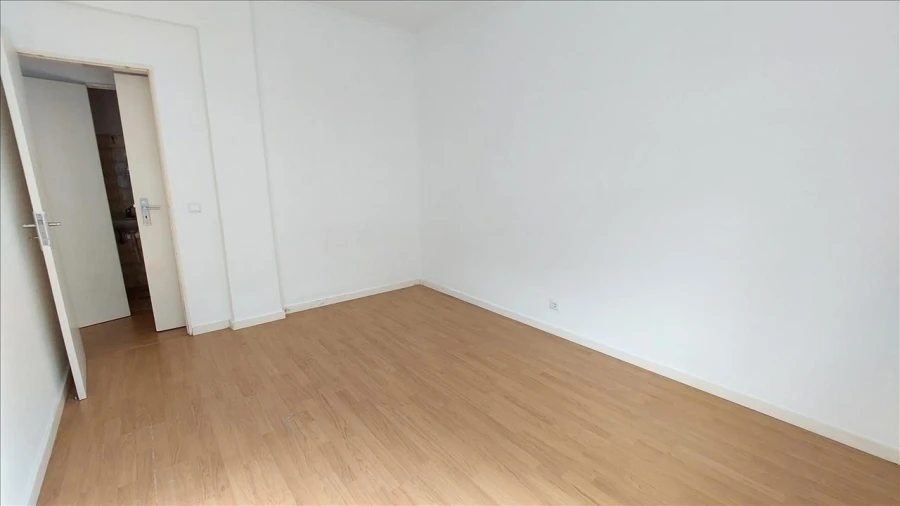 Apartamento T2 para Venda em Rio de Mouro Foto 11