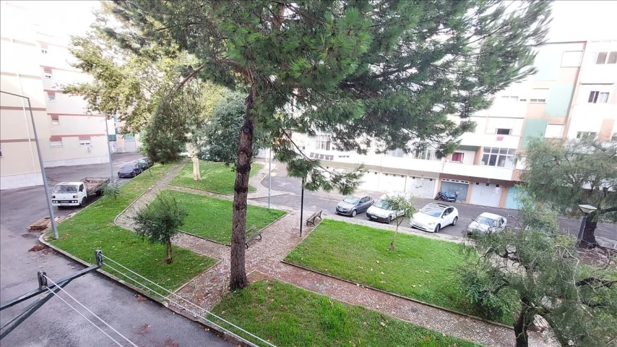 Apartamento T2 para Venda em Rio de Mouro Foto 16