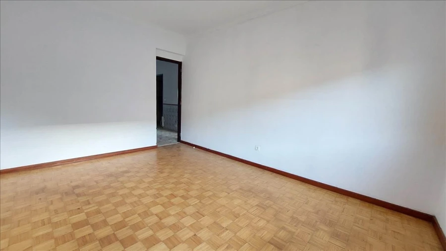 Apartamento T2 para Venda em Rio de Mouro Foto 11