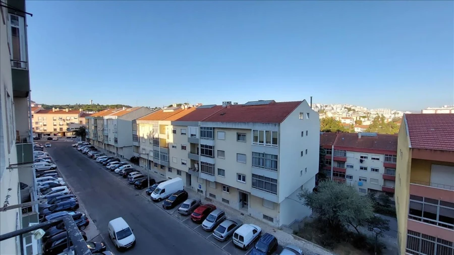 Apartamento T2 para Venda em Rio de Mouro Foto 16