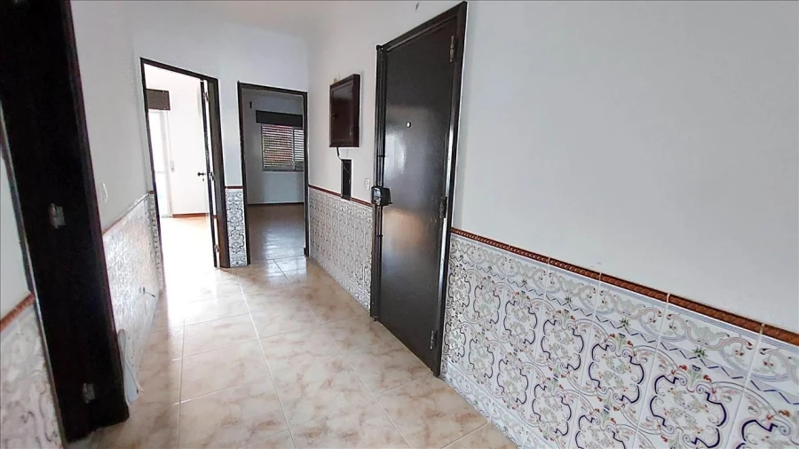 Apartamento T2 para Venda em Rio de Mouro Foto 2