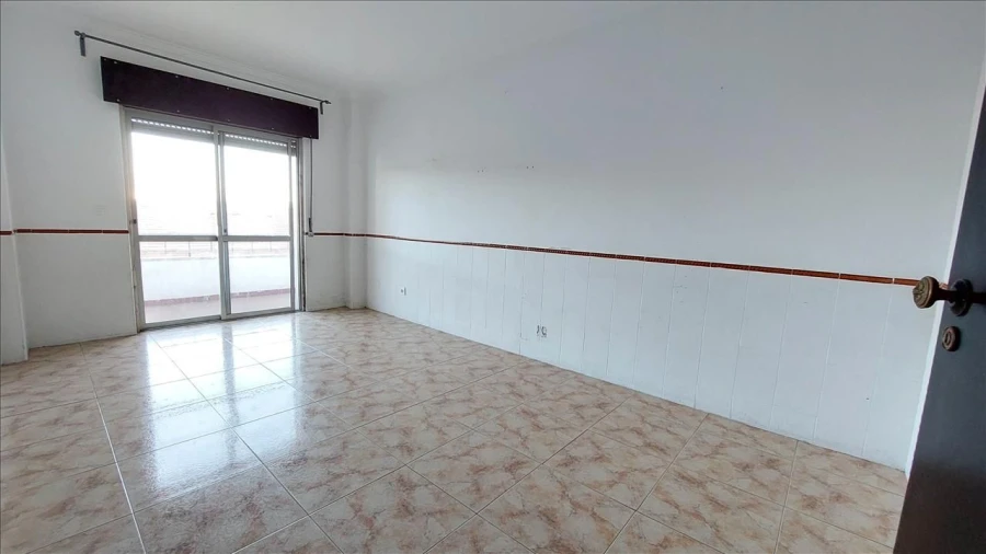 Apartamento T2 para Venda em Rio de Mouro Foto 3