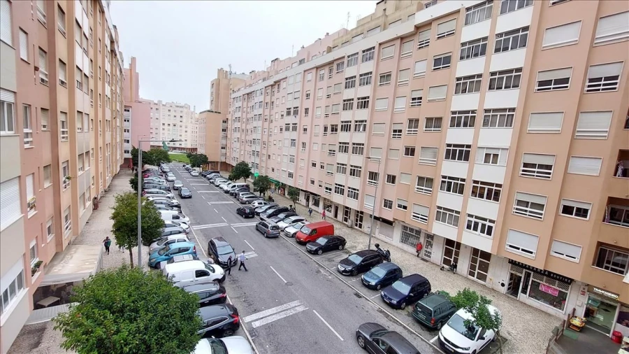 Apartamento T2 para Venda em Rio de Mouro Foto 15