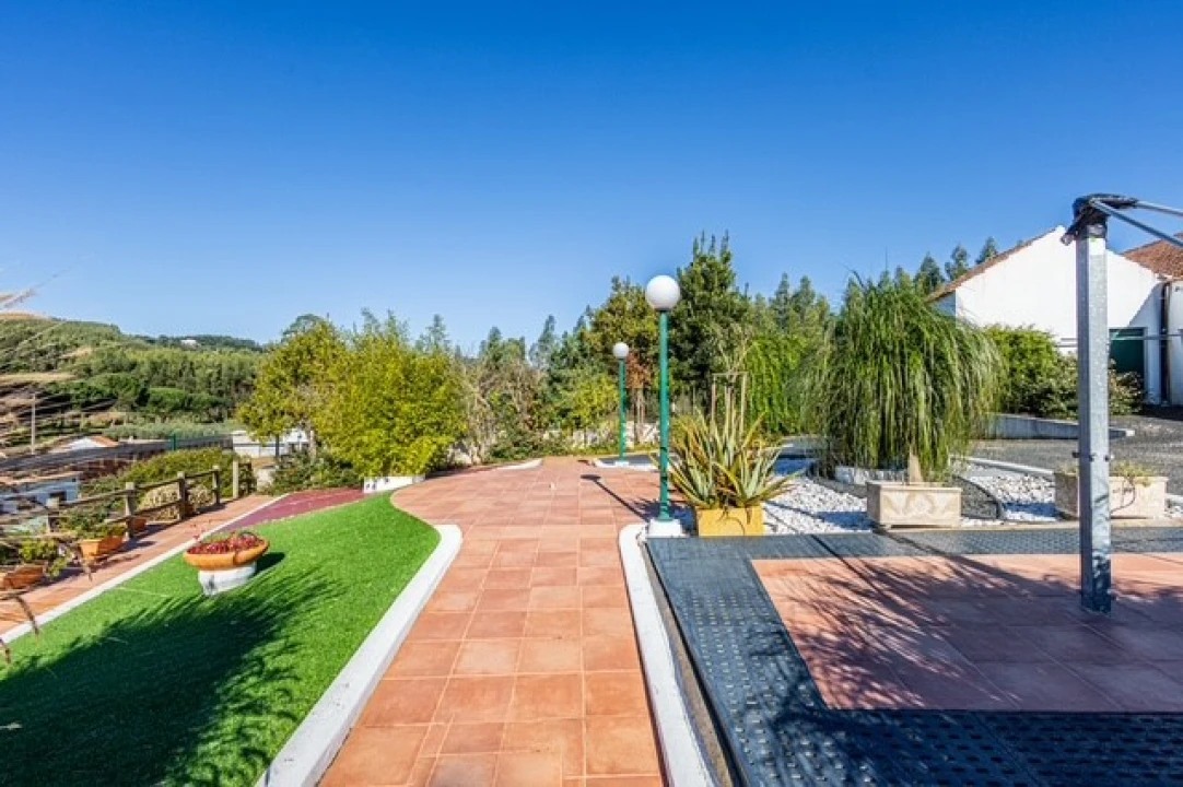 Moradia T3 para Venda em Alcobertas Foto 4