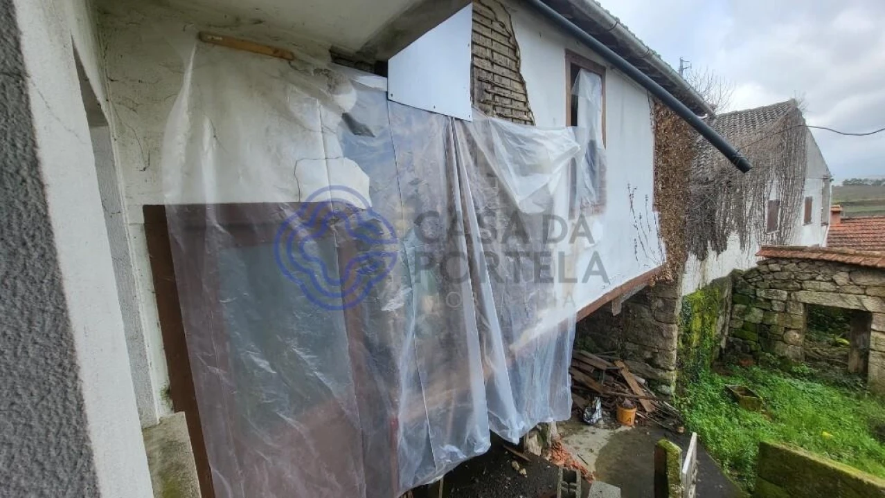 Moradia T3 para Venda em São Miguel do Mato Foto 25