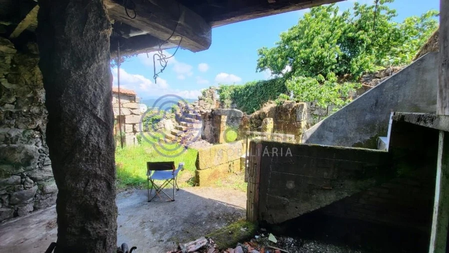 Moradia T3 para Venda em São Miguel do Mato Foto 33