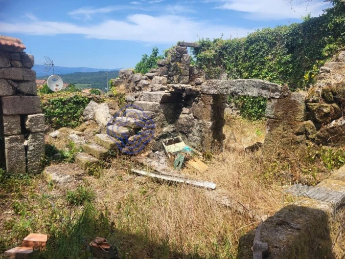 Moradia T3 para Venda em São Miguel do Mato Foto 3