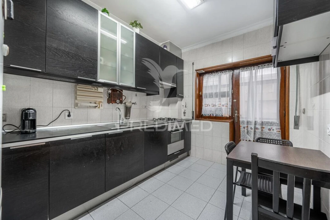 Moradia T5 para Venda em Rio Tinto Foto 1