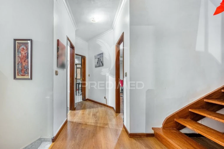 Moradia T5 para Venda em Rio Tinto Foto 4