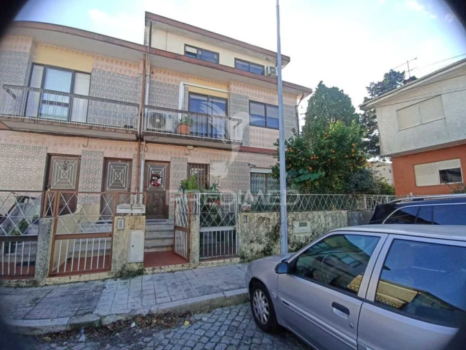 Moradia T5 para Venda em Rio Tinto Foto 1