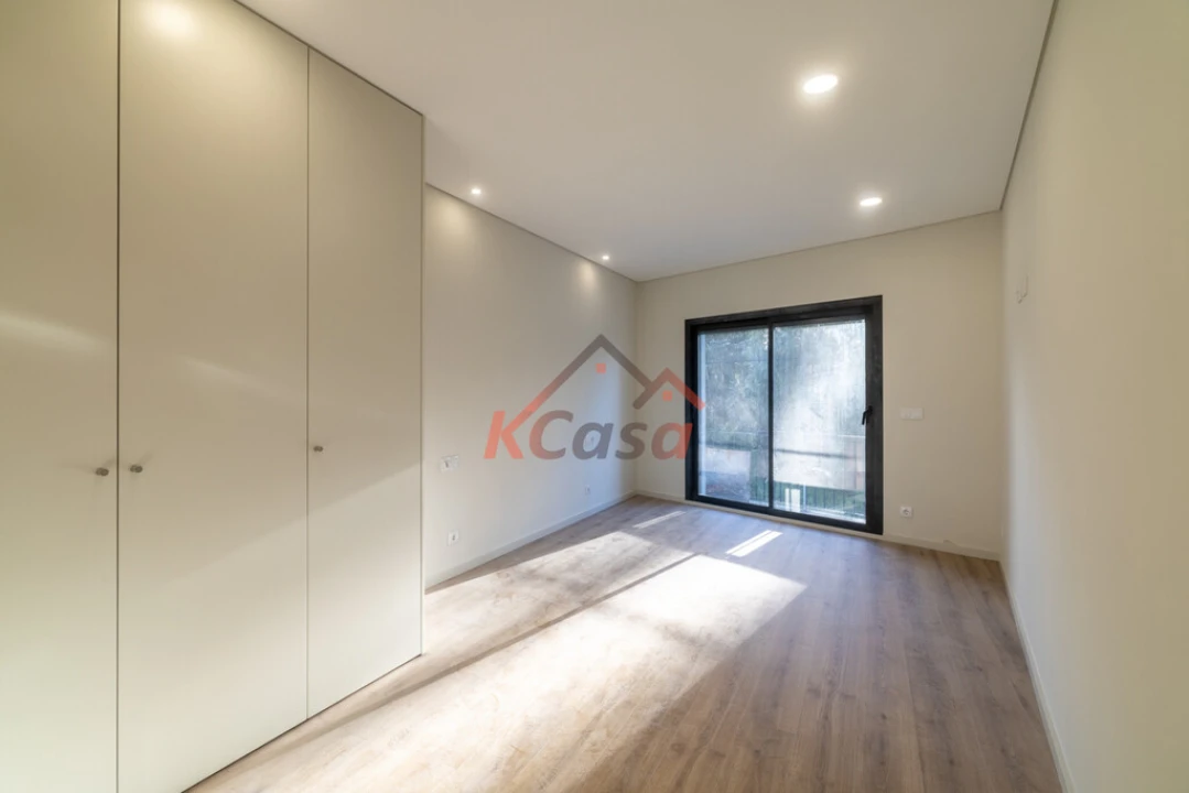 Moradia T3 para Venda em Alfena Foto 3