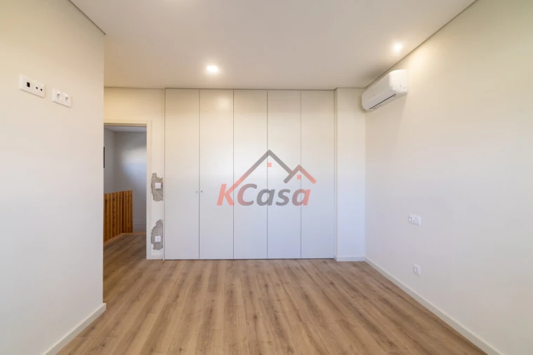 Moradia T3 para Venda em Alfena Foto 12