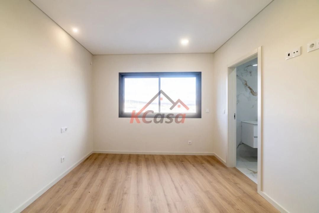 Moradia T3 para Venda em Alfena Foto 11