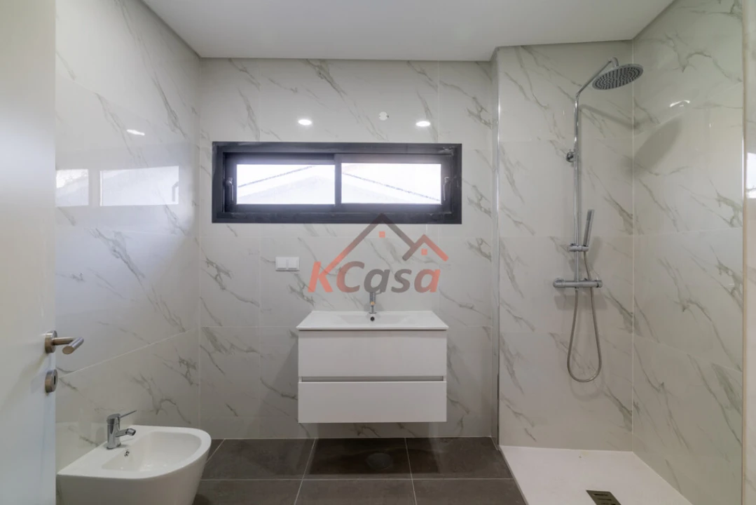 Moradia T3 para Venda em Alfena Foto 9