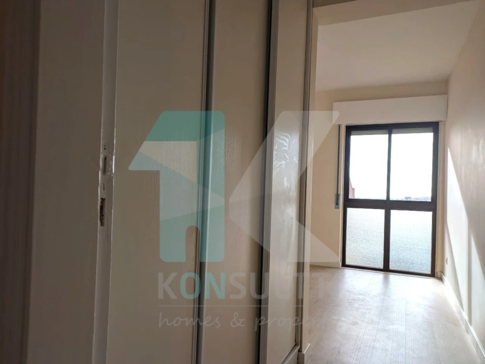 Apartamento T2 para Venda em Algueirão-Mem Martins Foto 12