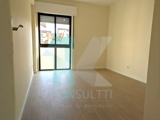 Apartamento T2 para Venda em Algueirão-Mem Martins Foto 10