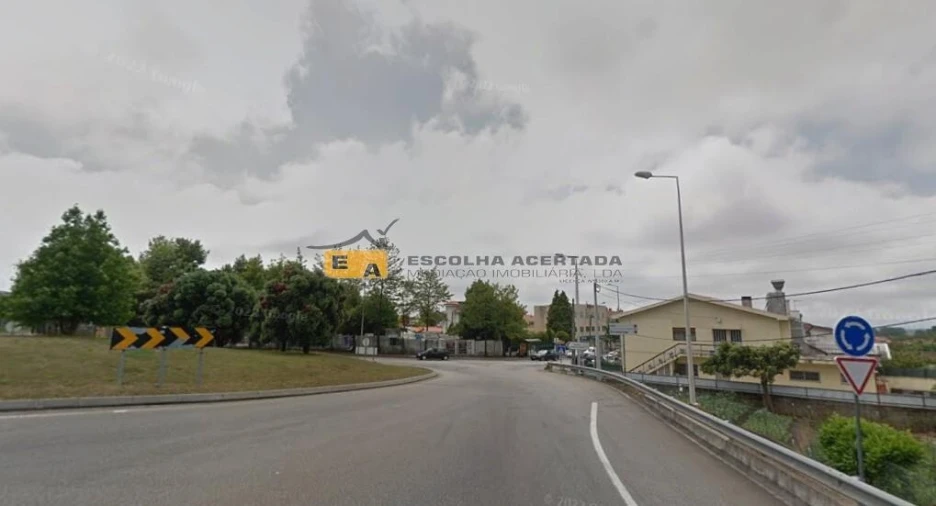 Loja para Arrendamento em Grijó e Sermonde