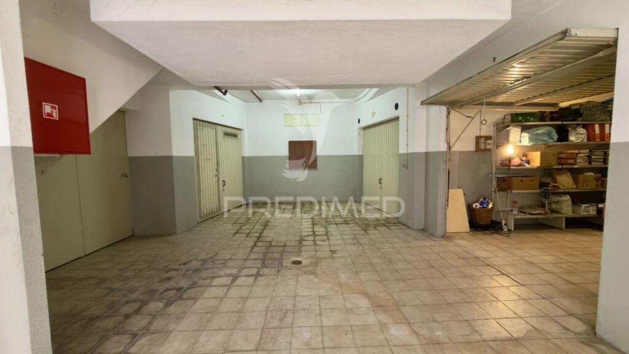 Garagem para Venda em Almada, Cova da Piedade, Pragal e Cacilhas Foto 7