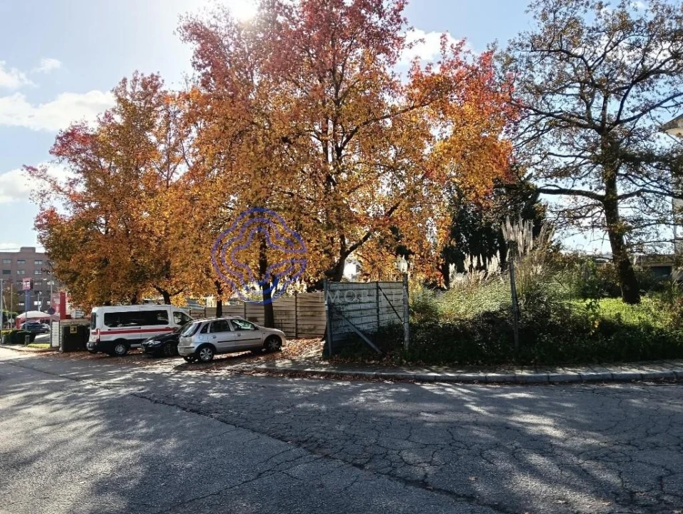 Terreno para Venda em Ermesinde Foto 2