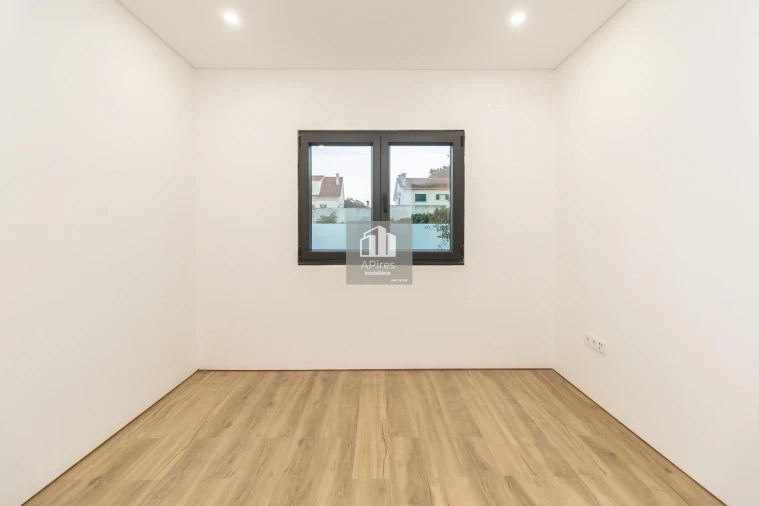 Moradia T4 para Venda em Quinta do Conde Foto 19