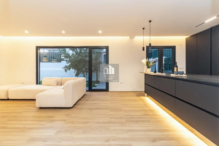 Moradia T4 para Venda em Quinta do Conde Foto 26