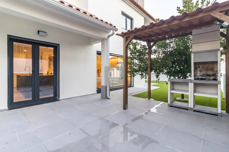 Moradia T4 para Venda em Quinta do Conde Foto 15