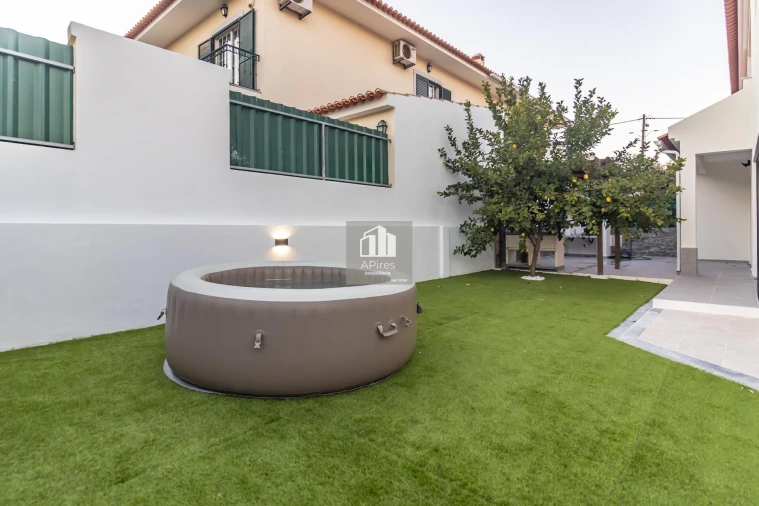 Moradia T4 para Venda em Quinta do Conde Foto 10