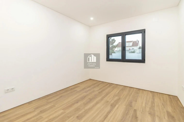 Moradia T4 para Venda em Quinta do Conde Foto 18