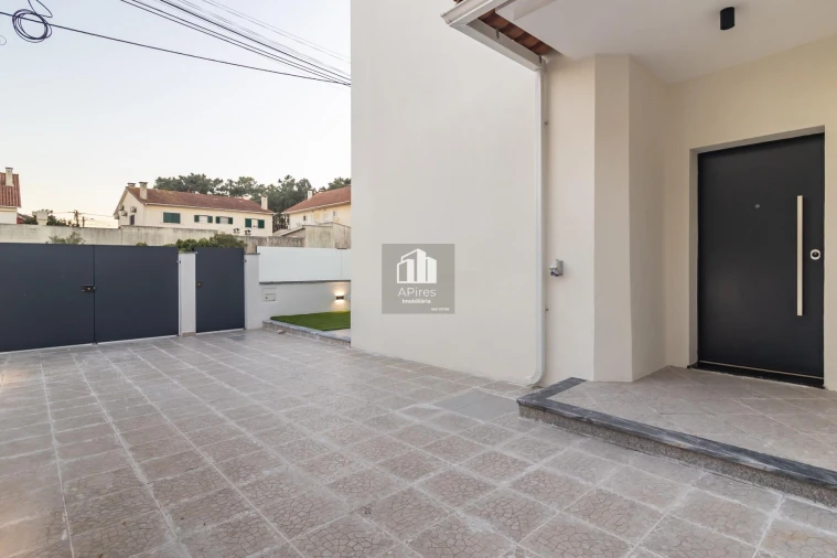 Moradia T4 para Venda em Quinta do Conde Foto 7
