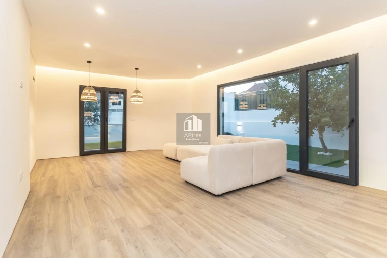 Moradia T4 para Venda em Quinta do Conde Foto 27