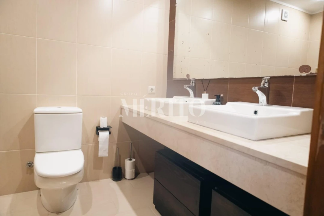 Moradia T4 para Venda em Mesão Frio Foto 13