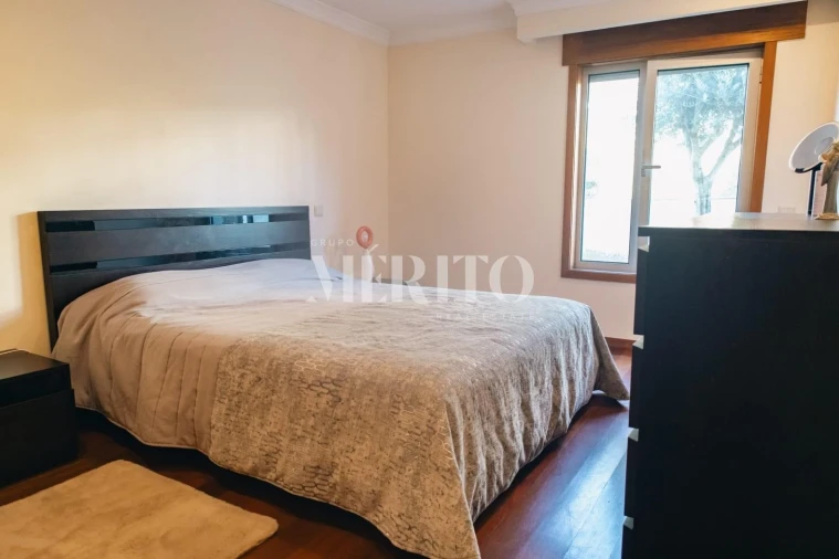 Moradia T4 para Venda em Mesão Frio Foto 12