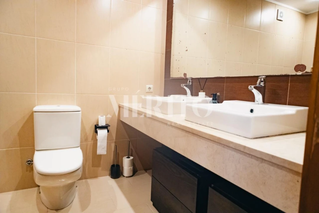 Moradia T4 para Venda em Mesão Frio Foto 17