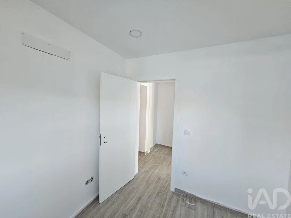 Moradia T3 para Venda em Santiago e São Simão de Litém e Albergaria dos Doze Foto 2