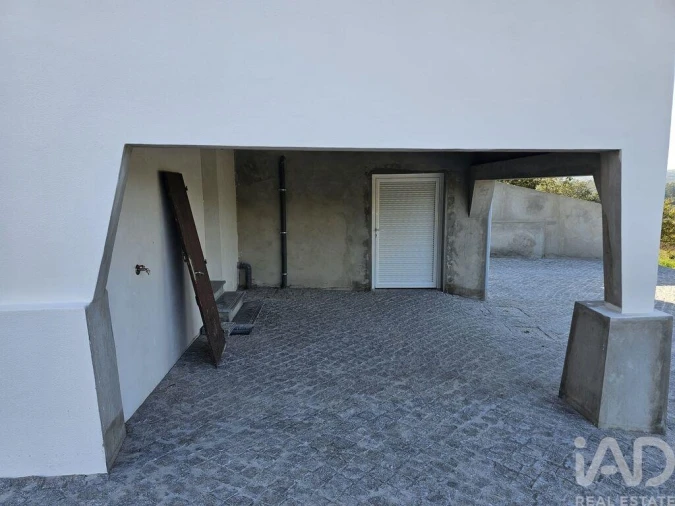 Moradia T3 para Venda em Santiago e São Simão de Litém e Albergaria dos Doze Foto 9