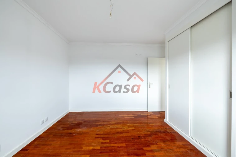 Apartamento T3 para Venda em Fânzeres e São Pedro da Cova Foto 9