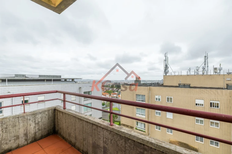 Apartamento T3 para Venda em Fânzeres e São Pedro da Cova Foto 29