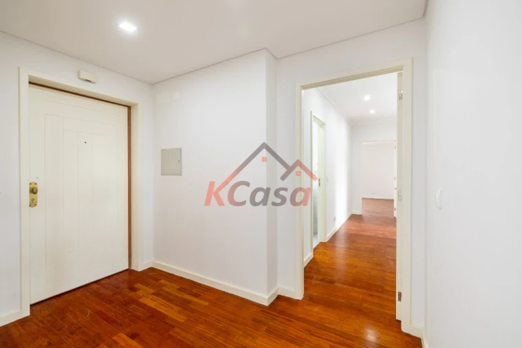 Apartamento T3 para Venda em Fânzeres e São Pedro da Cova Foto 17