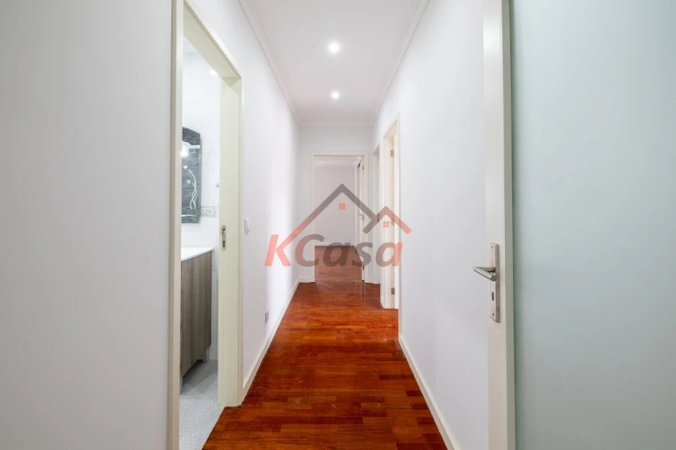 Apartamento T3 para Venda em Fânzeres e São Pedro da Cova Foto 15