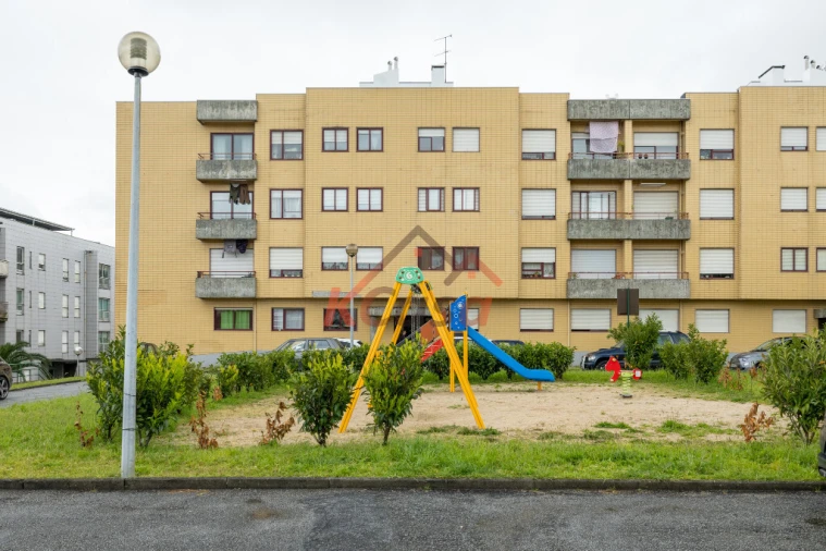 Apartamento T3 para Venda em Fânzeres e São Pedro da Cova Foto 26