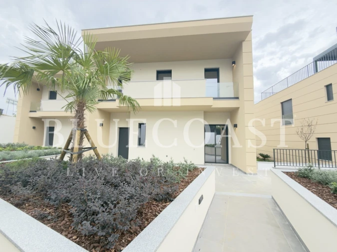 Moradia T4 para Venda em Alcabideche Foto 1