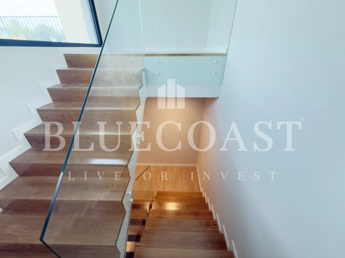 Moradia T4 para Venda em Alcabideche Foto 19