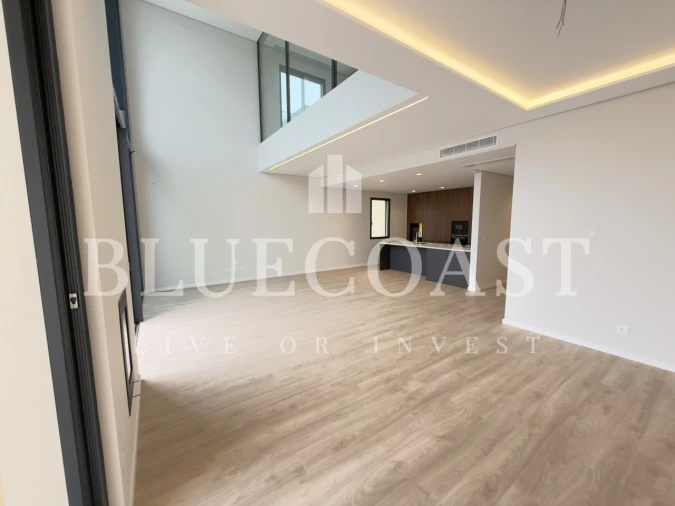 Moradia T4 para Venda em Alcabideche Foto 11