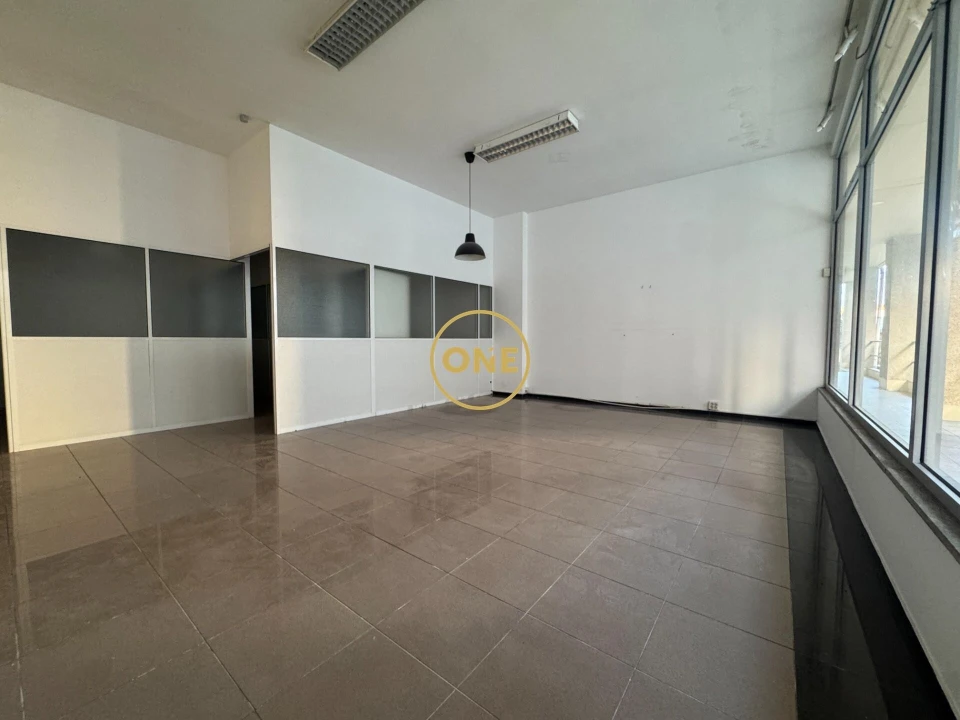 Loja para Venda em Vila Nova de Famalicão e Calendário Foto 2