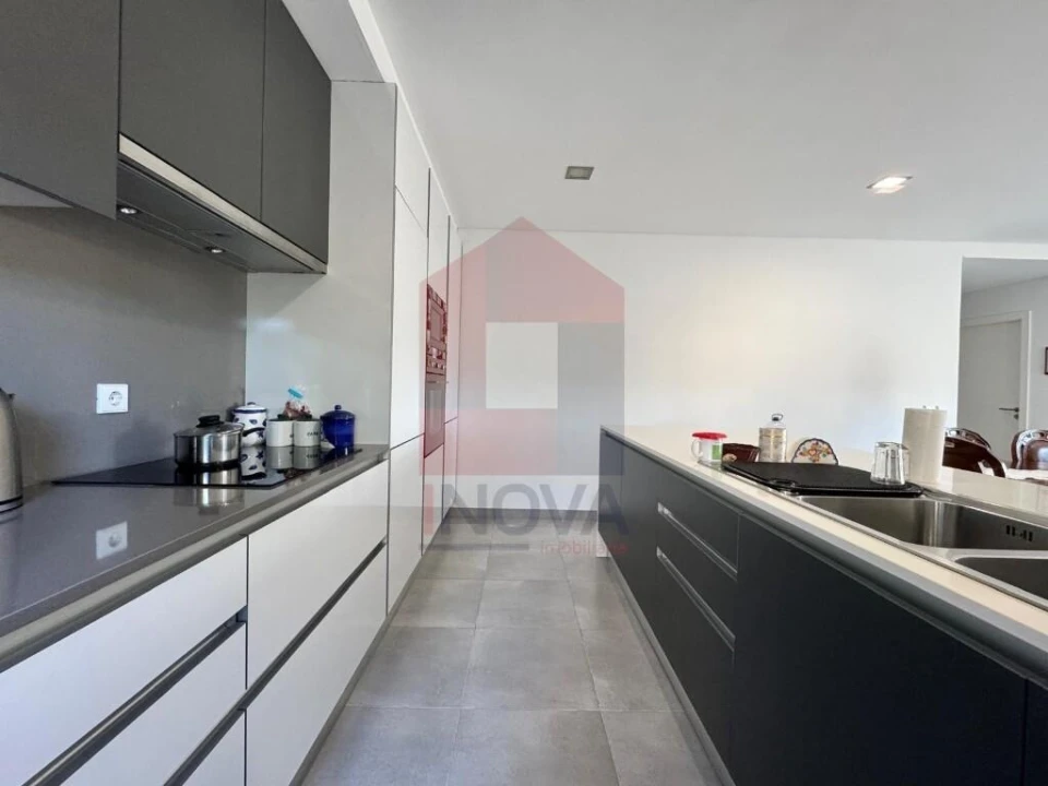 Moradia T4 para Venda em Sande, Vilarinho, Barros e Gomide Foto 5