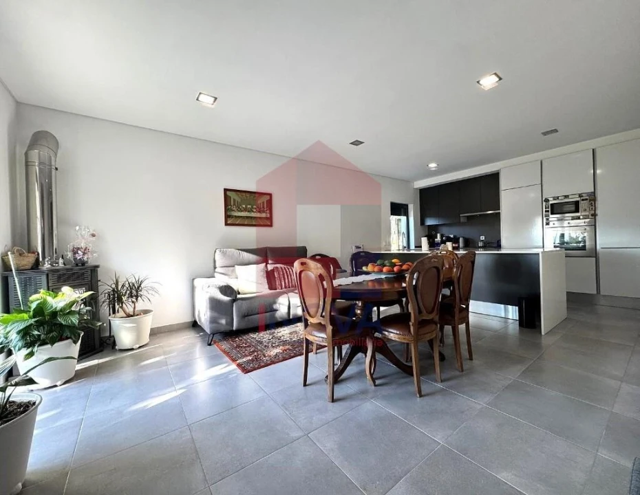 Moradia T4 para Venda em Sande, Vilarinho, Barros e Gomide Foto 4