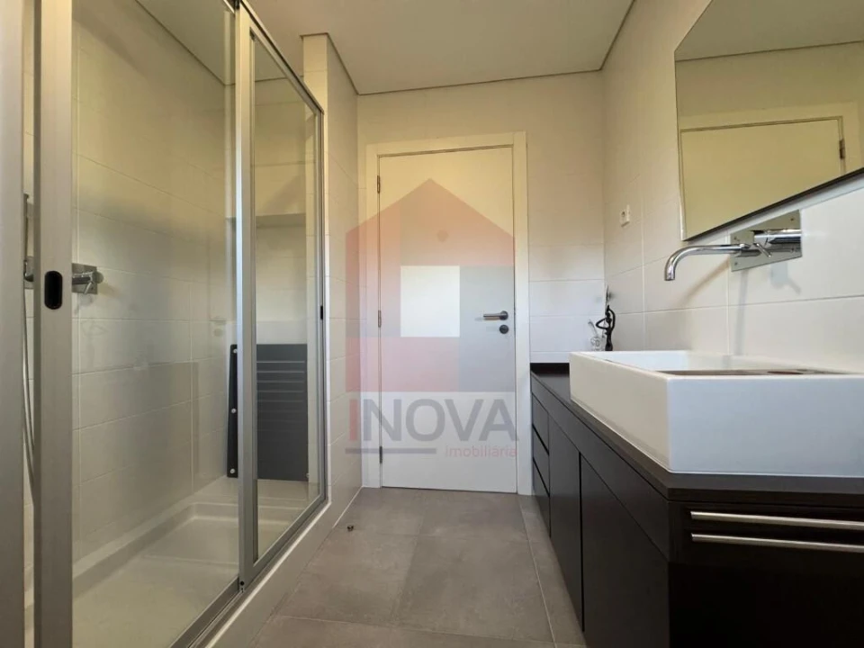 Moradia T4 para Venda em Sande, Vilarinho, Barros e Gomide Foto 19